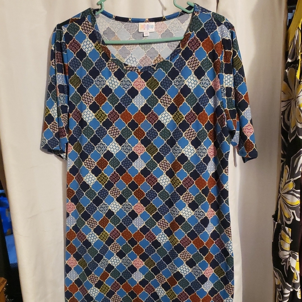 LuLaRoe Multicolor Geometric Short Sleeve Top